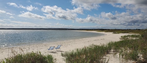 Beautiful peaceful bay front location