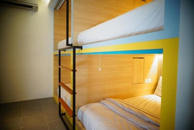 BCapsule Hostel 6 Adult walk Legian Beach 