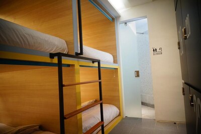 BCapsule Hostel 6 Adult walk Legian Beach 