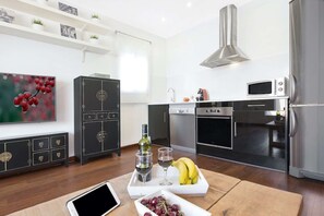 Fully equipped kitchen recently renovated