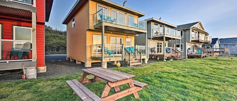 Waldport Vacation Rental | 2BR | 2BA | Stairs Required | 1,325 Sq Ft