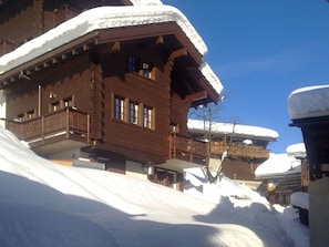 Property, Building, Sky, Snow, Window, Slope, House, Wood, Freezing, Leisure