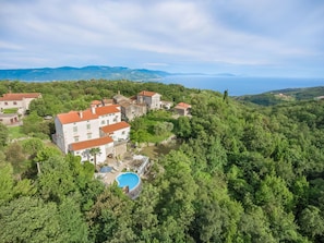 Végétation, Station De Montagne, Ville, Propriété, Établissements Humains, Ciel, Village, Maison, Colline, Zone Rurale
