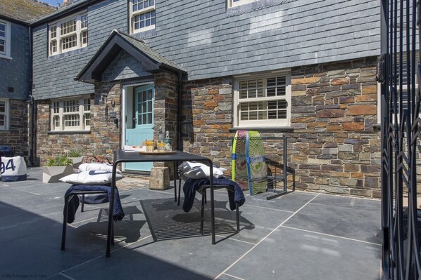 Courtyard Wella