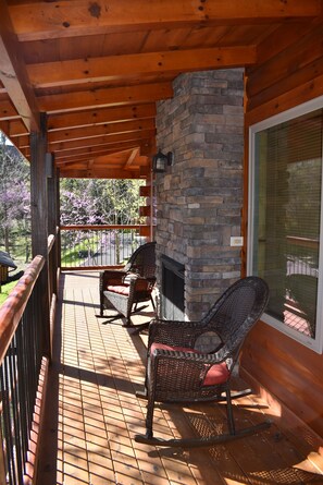 Outdoor Wrap-Around Deck w/ Gas Fireplace