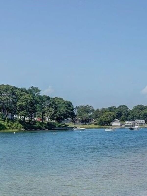 Neighborhood beach at high tide. 100 steps fro the cottage