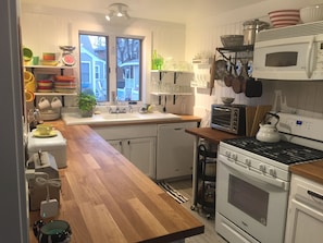 Kitchen: microwave, dishwasher, toaster oven+, blender, ice cream maker, etc