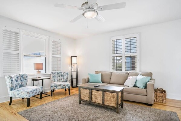 Serene living are with seating for 5 