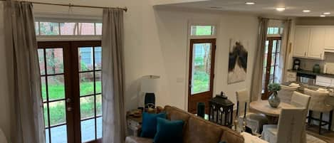 Completely remodeled unit April 2020.  