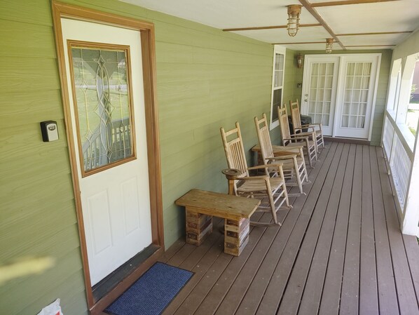 Apt#1 Entrance = Double French Doors
Apt#2 Entrance = Single Door w/Brown Trim