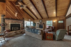 01 19721 Cottonwood Street1 mls (5)