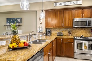 Kitchen with full appliances
