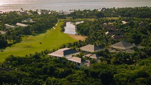 Amazing golf villa at luxury resort in Punta Cana w/ staff, golf carts and bikes (6632)