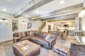 Living Room | 1st Floor | Free WiFi