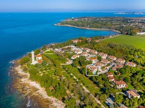 Water, Sky, Water Resources, Azure, Natural Landscape, Coastal And Oceanic Landforms, Urban Design, Beach, Leisure, Landscape