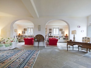 Property, Room, Building, Interior Design, Furniture, Floor, Ceiling, House, Architecture, Real Estate