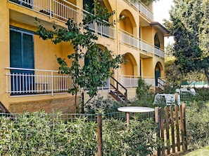 Eigentum, Haus, Zuhause, Gebäude, Gelb, Grundeigentum, Wohngebiet, Die Architektur, Nachbarschaft, Fenster