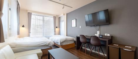 お部屋はスタジオタイプで、広さは28.68㎡。The room is a studio type and the size is 28.68㎡.