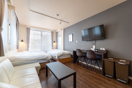 The room is a studio type and the size is 28.68㎡. The room is a studio type and the size is 28.68㎡.