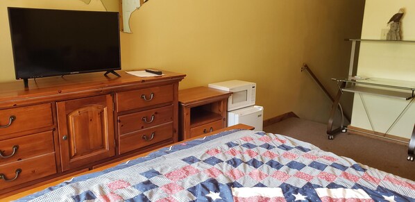 Bedroom with Microwave &amp; Fridge