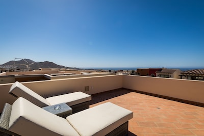 Luxury Villa Zimmer- rooftop ocean view @Copala