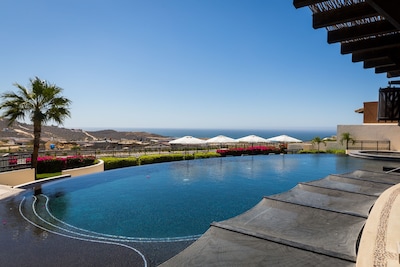 Luxury Villa Zimmer- rooftop ocean view @Copala