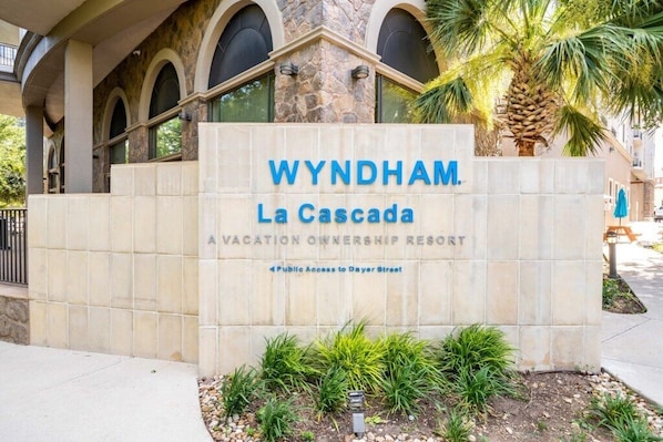 1 Club Wyndham La Cascada-exterior_099.jpg