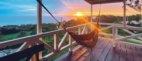 ・ Terrace Suite: Luxury time to watch the sunset while swaying in a hammock