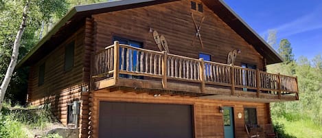 The Aspens Lodge - comfortable accommodations near the wilderness