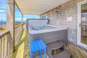 Surf or Sound Realty - 924 - Happy Ours - Hot Tub