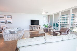 Caribe Resort C410 Living Room