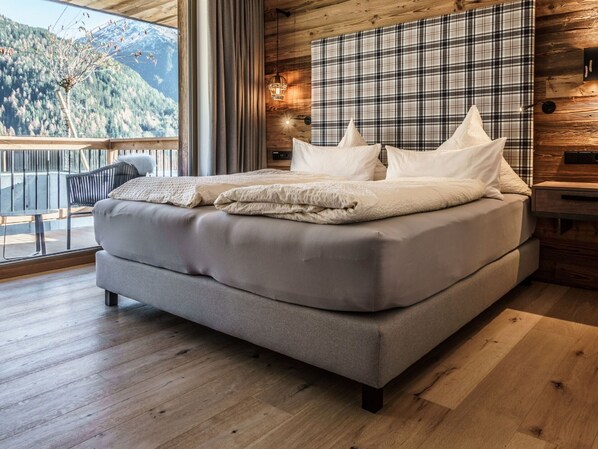 Holz, Beleuchtung, Fussboden, Interior Design, Zimmer, Flooring, Eigentum, Hartholz, Die Architektur, Wand