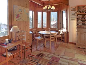 Room, Furniture, Property, Building, Interior Design, Floor, Table, House, Hardwood, Living Room