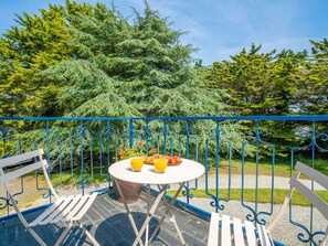 Plant, Property, Sky, Outdoor Furniture, Outdoor Table, Shade, Cloud, Chair, Table, Tree