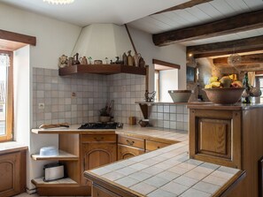 Cabinetry, Eigentum, Countertop, Möbel, Holz, Küche, Interior Design, Die Architektur, Schublade, Flooring