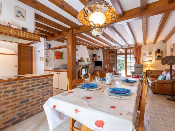 Property, Building, Table, Wood, Interior Design, House, Beam, Real Estate, Hardwood, Chair