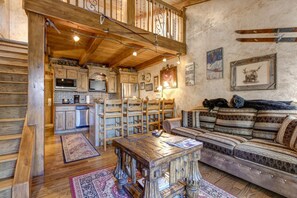 Vacation Rentals in Park City at Prospector Lodge 933: Living room with Queen sleeper sofa