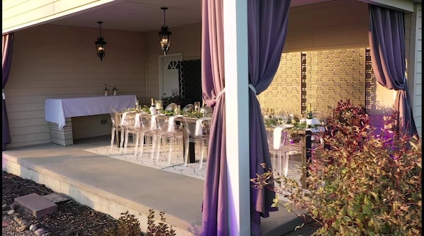 Outdoor dining