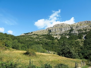 Mountainous Landforms, Mountain, Natural Landscape, Vegetation, Nature, Highland, Sky, Hill, Wilderness, Nature Reserve