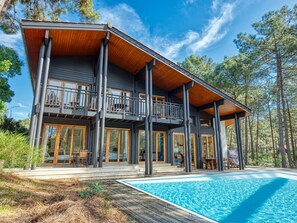 Wood, Hardwood, Eco Hotel, Wood Stain, Porch, Natural Material, Shade, Plank, Design, Lumber