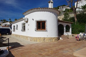 Terrace with parking to the left of picture