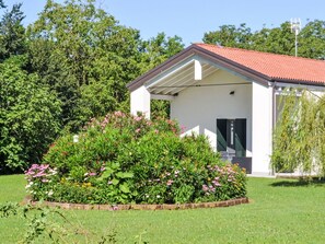 Arbuste, Maison, Domicile, Chalet, Jardin, Couverture De Sol, Batiments Jardin, Pelouse, Cour