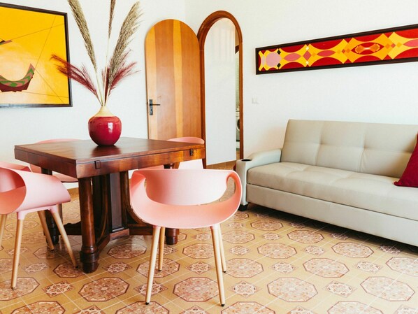 Table, Meubles, Propriété, Canapé, Produit, Rectangle, Confort, Bois, Décoration, Textile