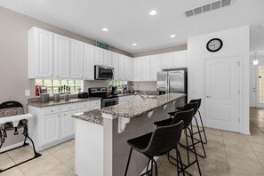 5220 Oakbourne Ave (5).jpg