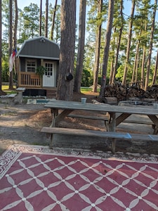 The Sanderling Tiny Cabin Water Access/Private Shared dock