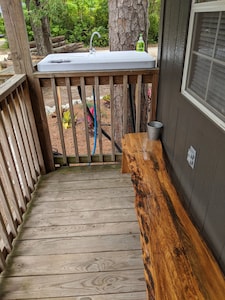 The Sanderling Tiny Cabin Water Access/Private Shared dock