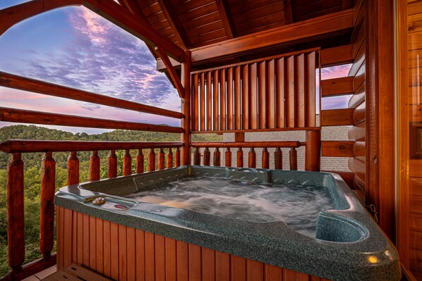 Step out onto the deck for a luxurious soak with fresh mountain air