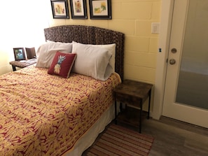 Master bedroom with Queen Memory Foam mattress and flat screen Smart TV