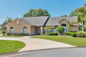 Large circular driveway