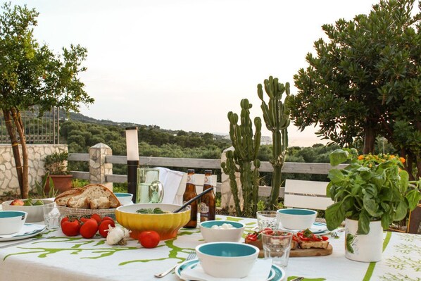 Outdoor dining